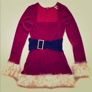 Woman’s Santa costume